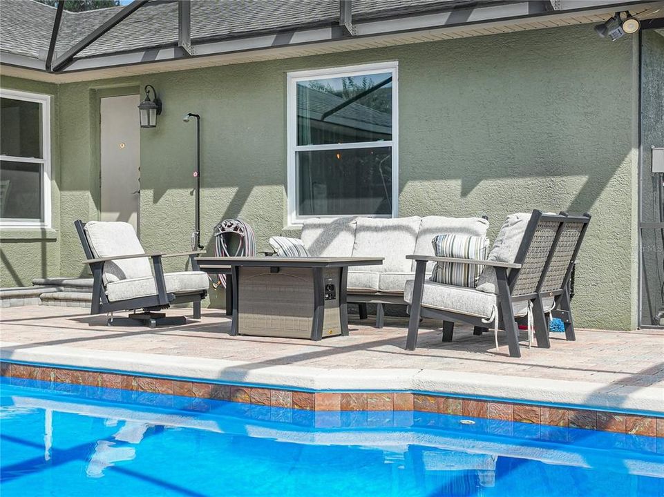 For Sale: $469,900 (4 beds, 2 baths, 2220 Square Feet)
