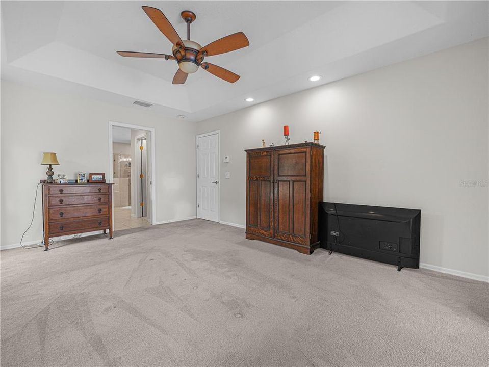 For Sale: $469,900 (4 beds, 2 baths, 2220 Square Feet)