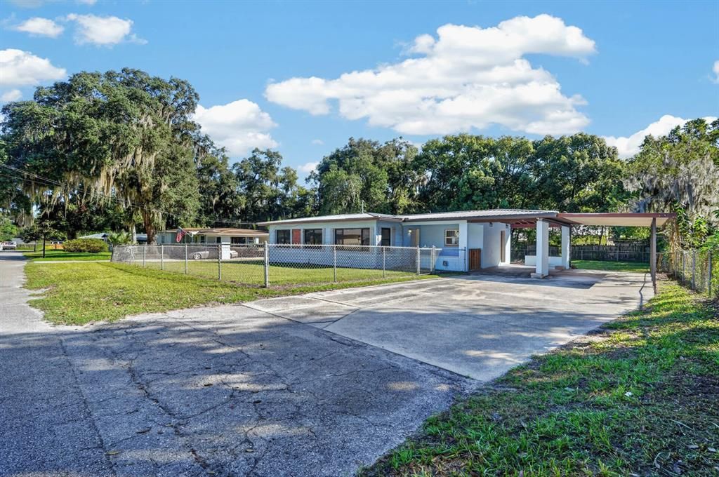 待售: $255,000 (3 贝兹, 1 浴室, 942 平方英尺)