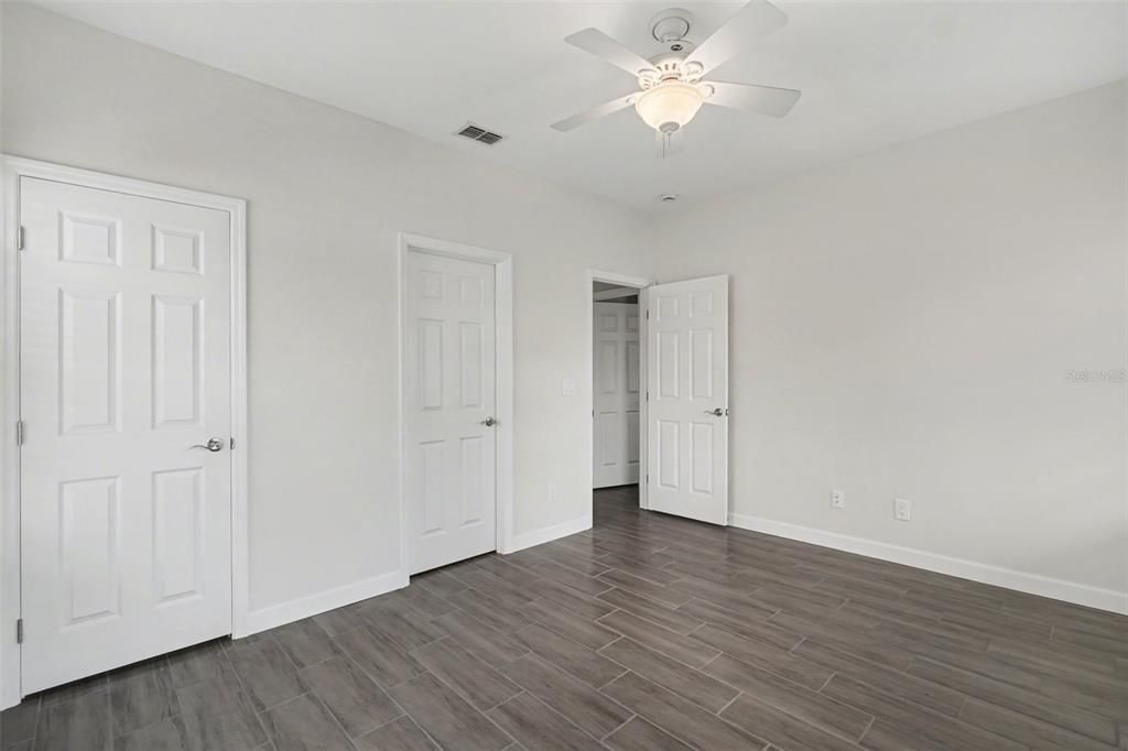 For Sale: $149,900 (2 beds, 2 baths, 814 Square Feet)