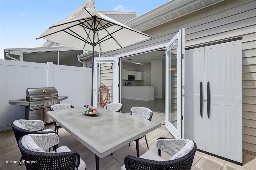 For Sale: $149,900 (2 beds, 2 baths, 814 Square Feet)
