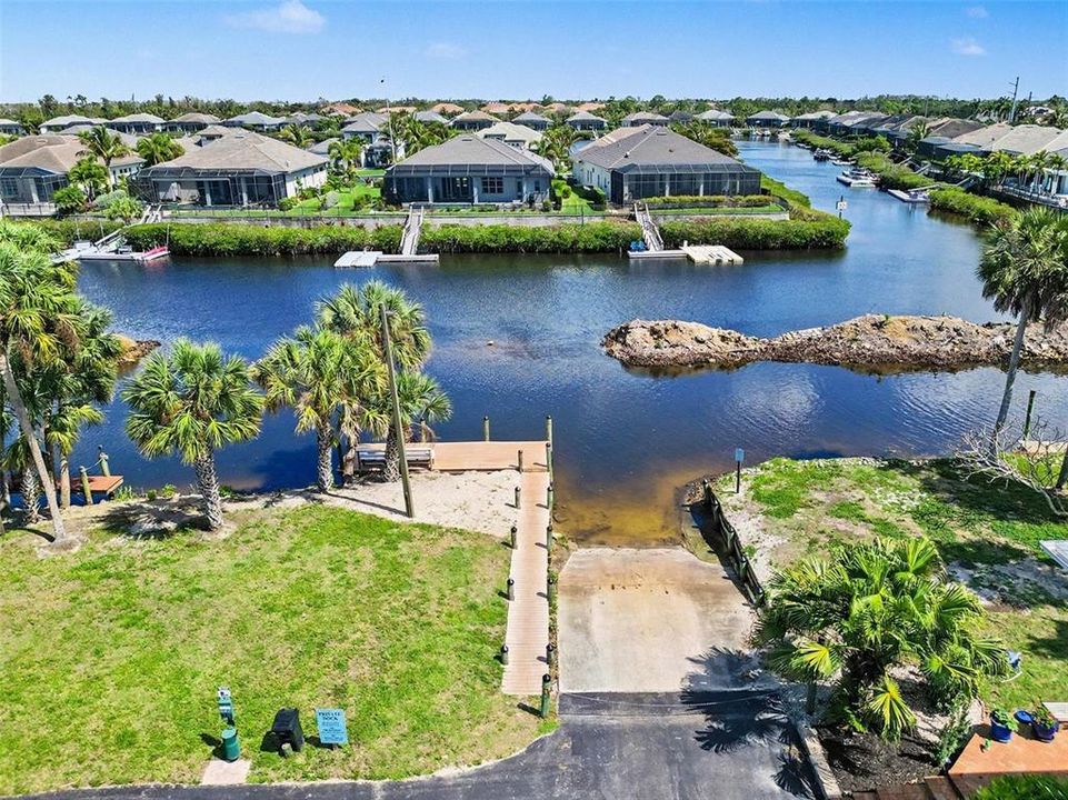 For Sale: $149,900 (2 beds, 2 baths, 814 Square Feet)