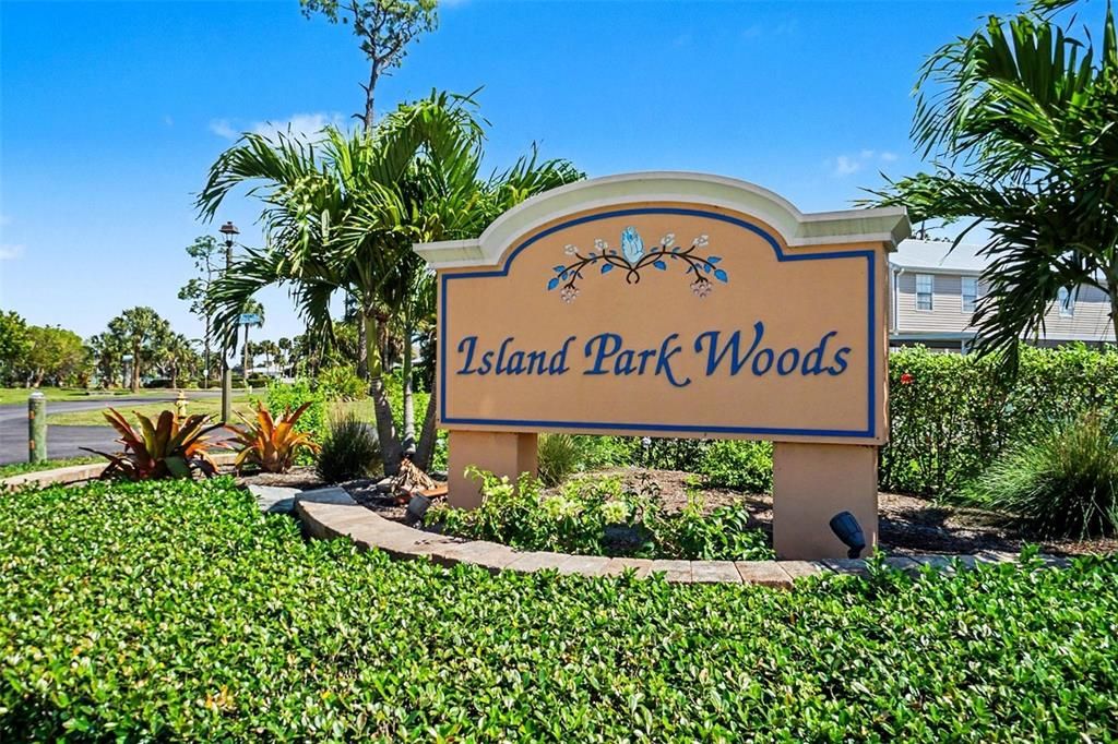 For Sale: $149,900 (2 beds, 2 baths, 814 Square Feet)