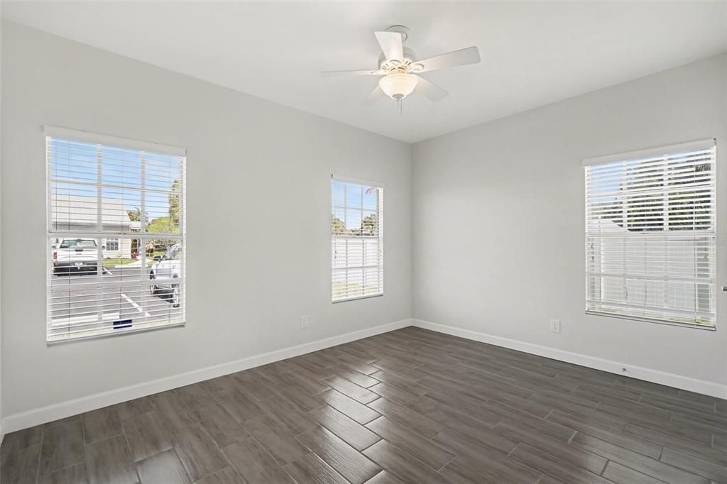 For Sale: $149,900 (2 beds, 2 baths, 814 Square Feet)
