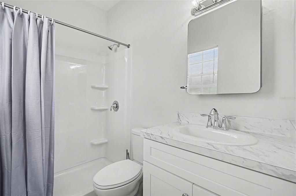 For Sale: $149,900 (2 beds, 2 baths, 814 Square Feet)