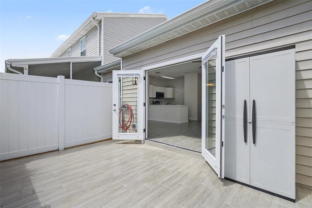 For Sale: $149,900 (2 beds, 2 baths, 814 Square Feet)