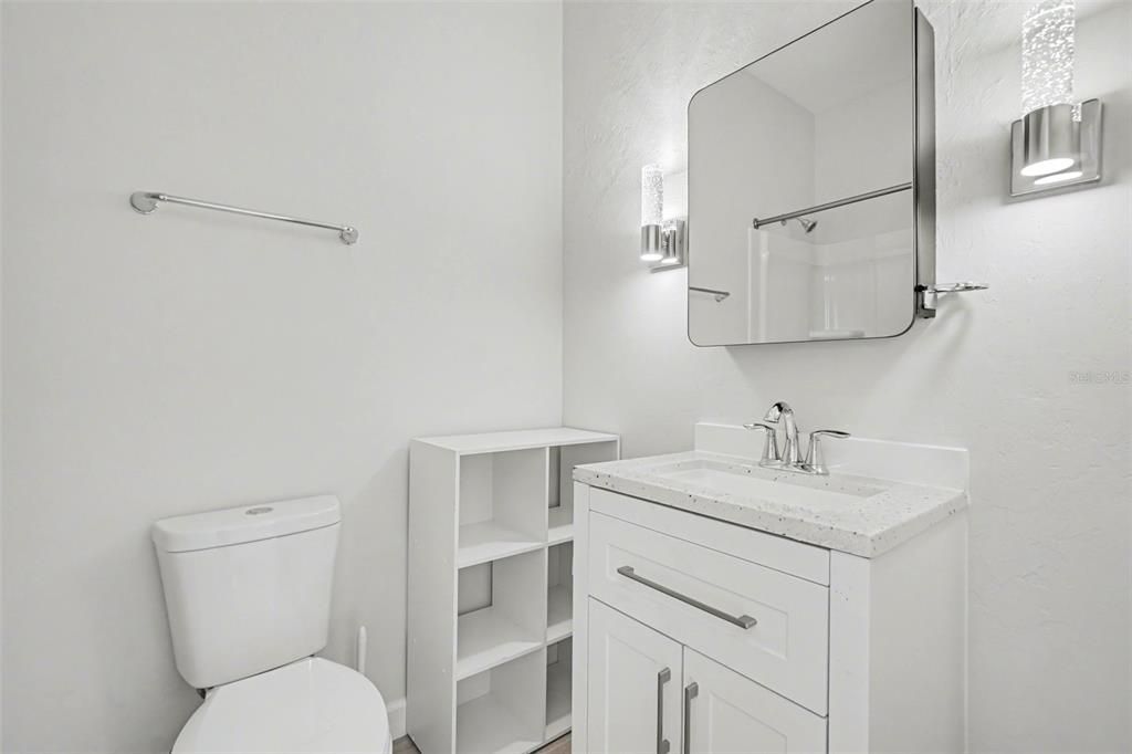 For Sale: $149,900 (2 beds, 2 baths, 814 Square Feet)