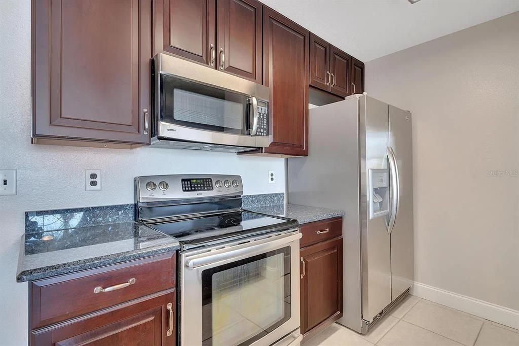 В аренду: $1,900 (3 спален, 2 ванн, 1220 Квадратных фут)
