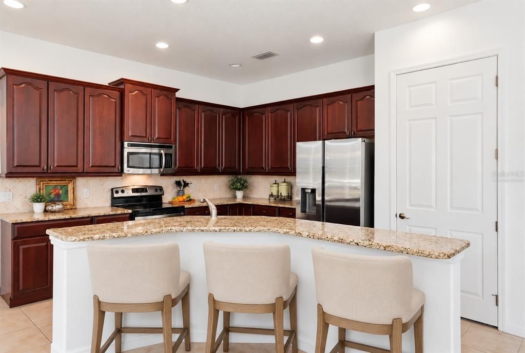 На продажу: $519,900 (4 спален, 3 ванн, 2909 Квадратных фут)