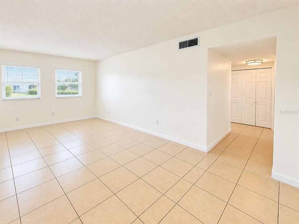 For Rent: $1,500 (2 beds, 1 baths, 793 Square Feet)