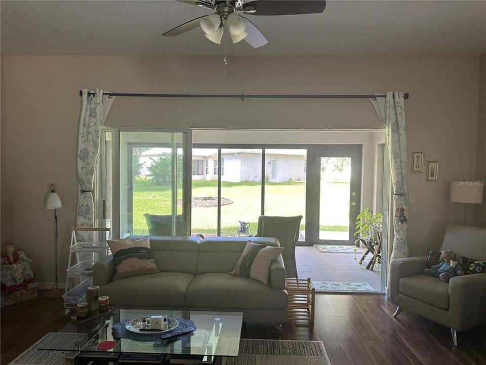 For Sale: $350,000 (3 beds, 2 baths, 1707 Square Feet)