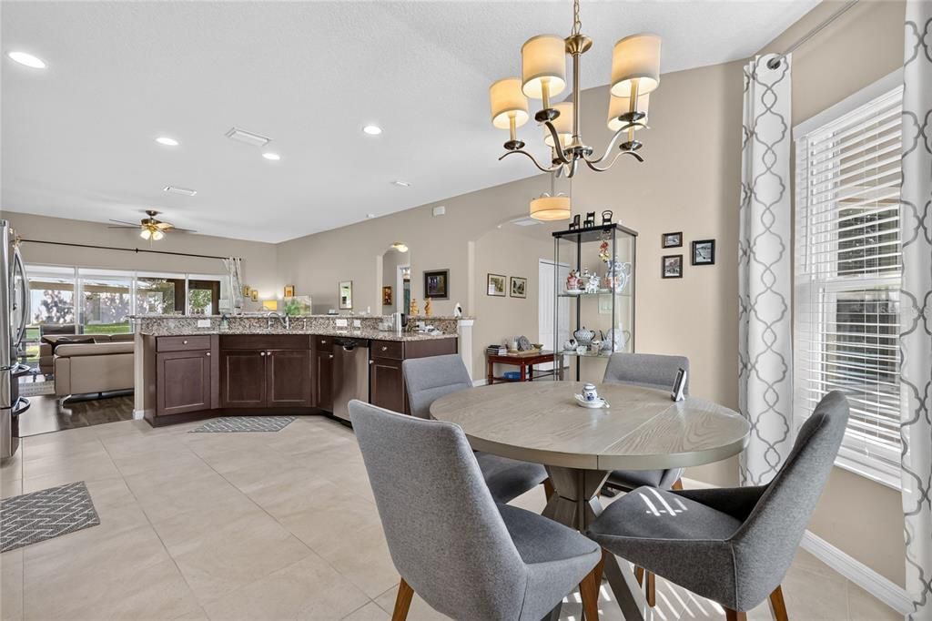 For Sale: $350,000 (3 beds, 2 baths, 1707 Square Feet)