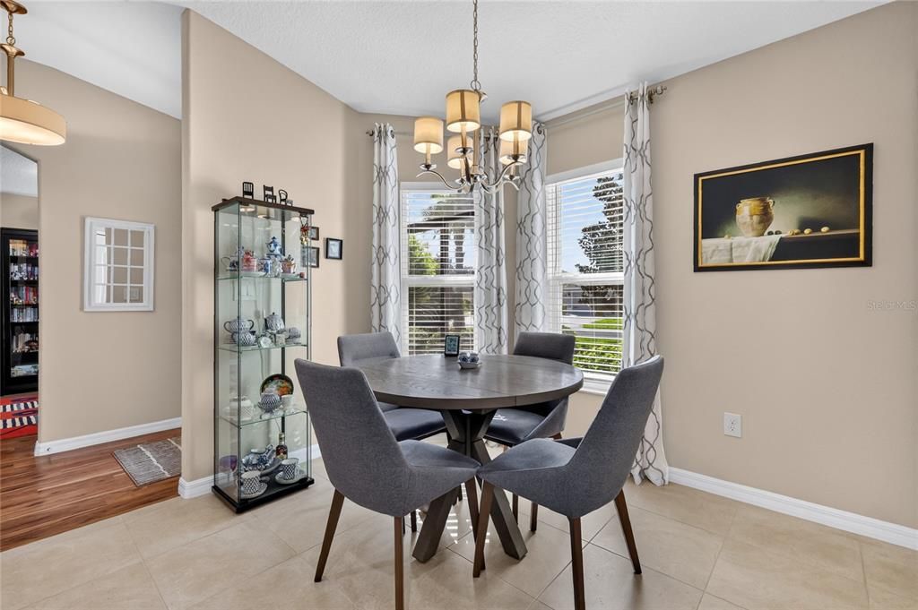 For Sale: $350,000 (3 beds, 2 baths, 1707 Square Feet)