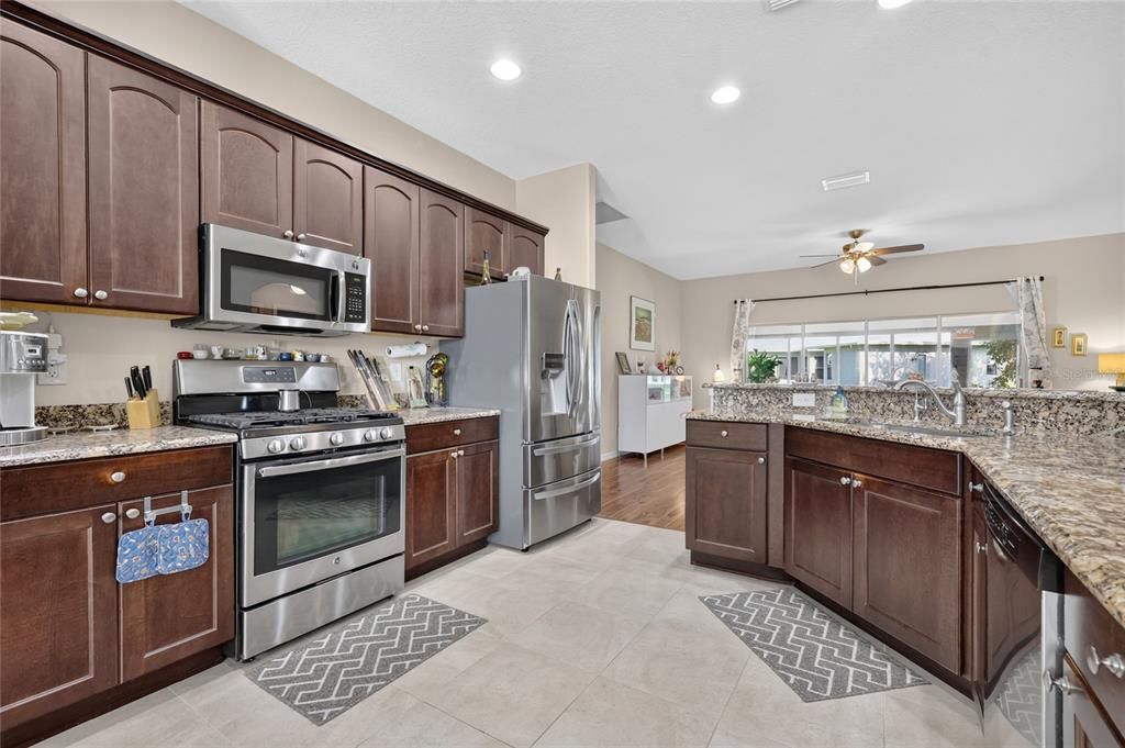 For Sale: $350,000 (3 beds, 2 baths, 1707 Square Feet)