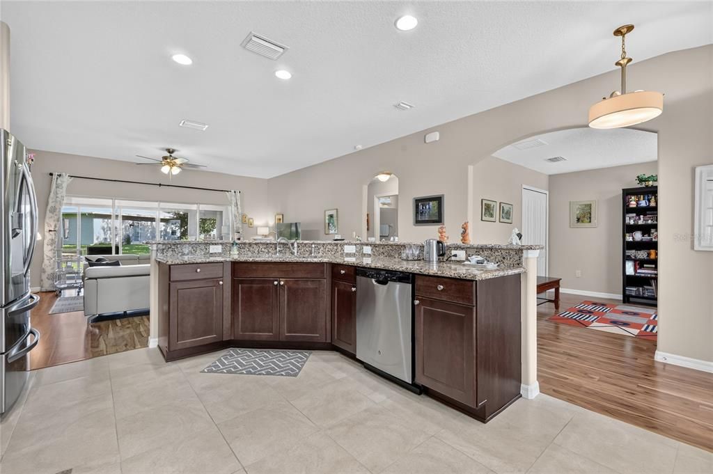 For Sale: $350,000 (3 beds, 2 baths, 1707 Square Feet)