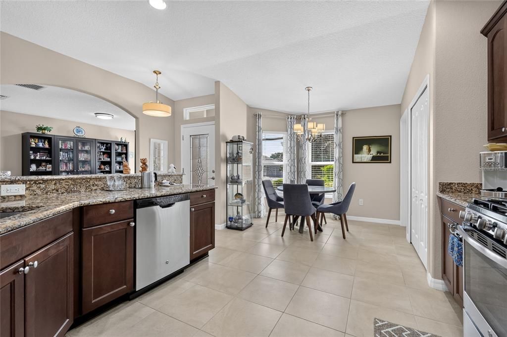 For Sale: $350,000 (3 beds, 2 baths, 1707 Square Feet)