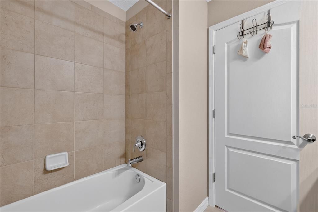 For Sale: $350,000 (3 beds, 2 baths, 1707 Square Feet)