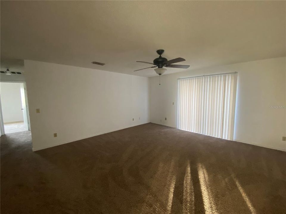 В аренду: $1,895 (3 спален, 2 ванн, 1418 Квадратных фут)