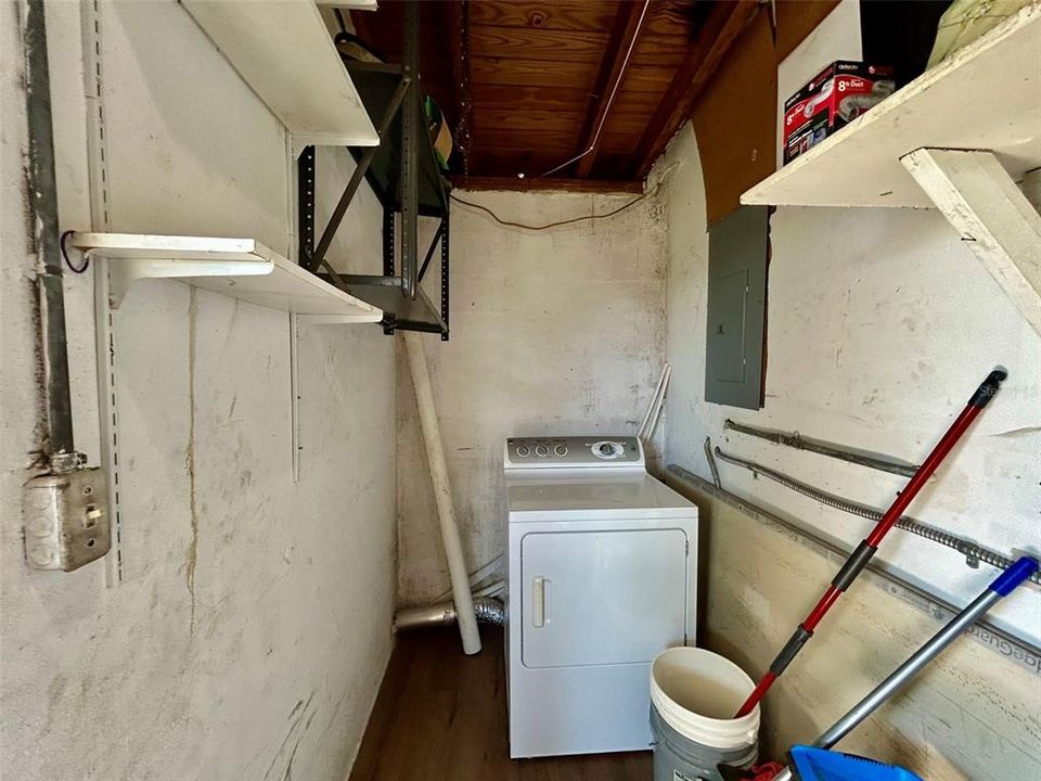 For Rent: $1,600 (2 beds, 1 baths, 1010 Square Feet)