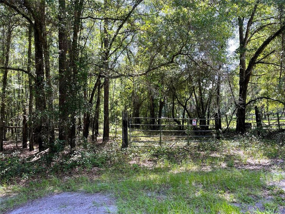 For Sale: $159,900 (3 beds, 2 baths, 1252 Square Feet)