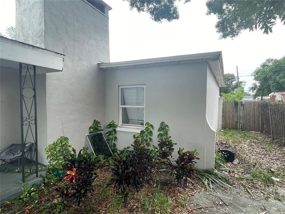 Activo con contrato: $265,000 (4 camas, 2 baños, 1400 Pies cuadrados)