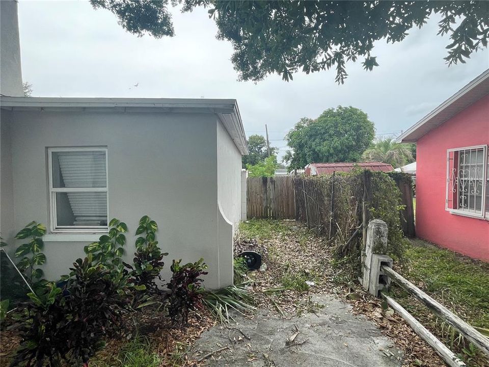 Activo con contrato: $265,000 (4 camas, 2 baños, 1400 Pies cuadrados)