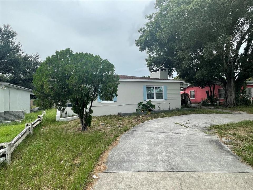 Activo con contrato: $265,000 (4 camas, 2 baños, 1400 Pies cuadrados)