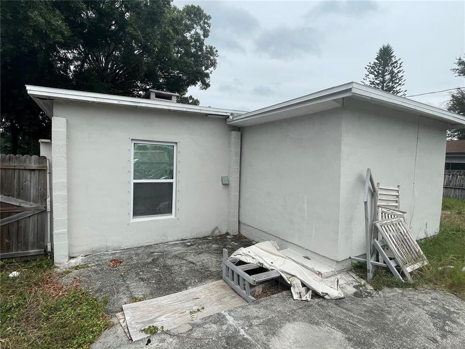 Activo con contrato: $265,000 (4 camas, 2 baños, 1400 Pies cuadrados)