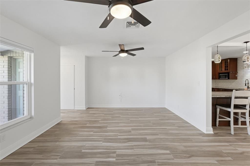 For Sale: $695,000 (3 beds, 2 baths, 1689 Square Feet)