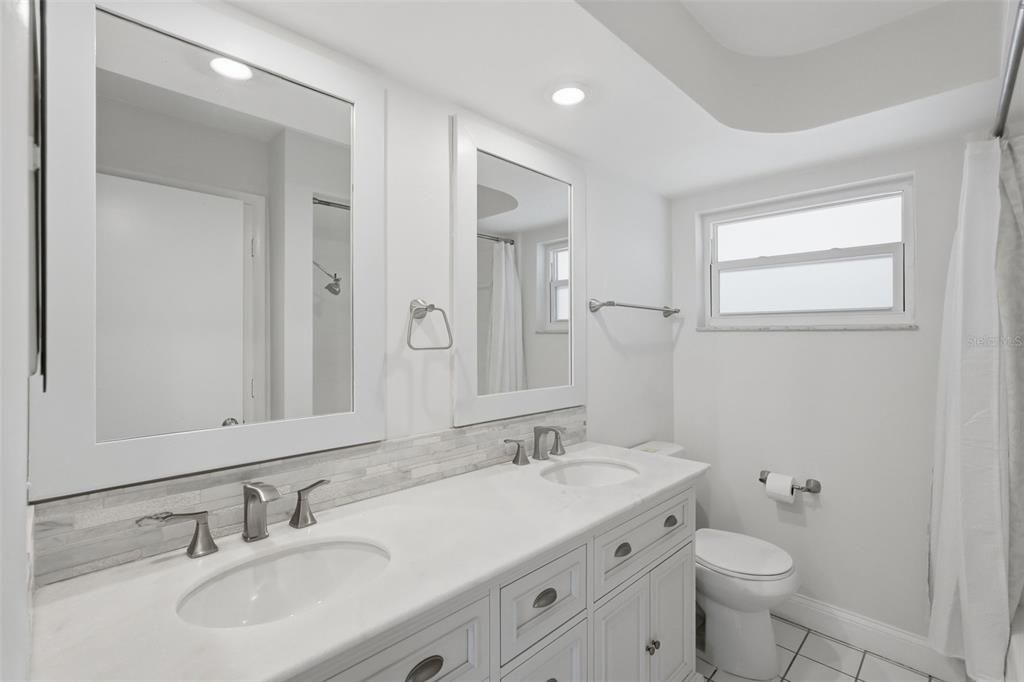 For Sale: $695,000 (3 beds, 2 baths, 1689 Square Feet)