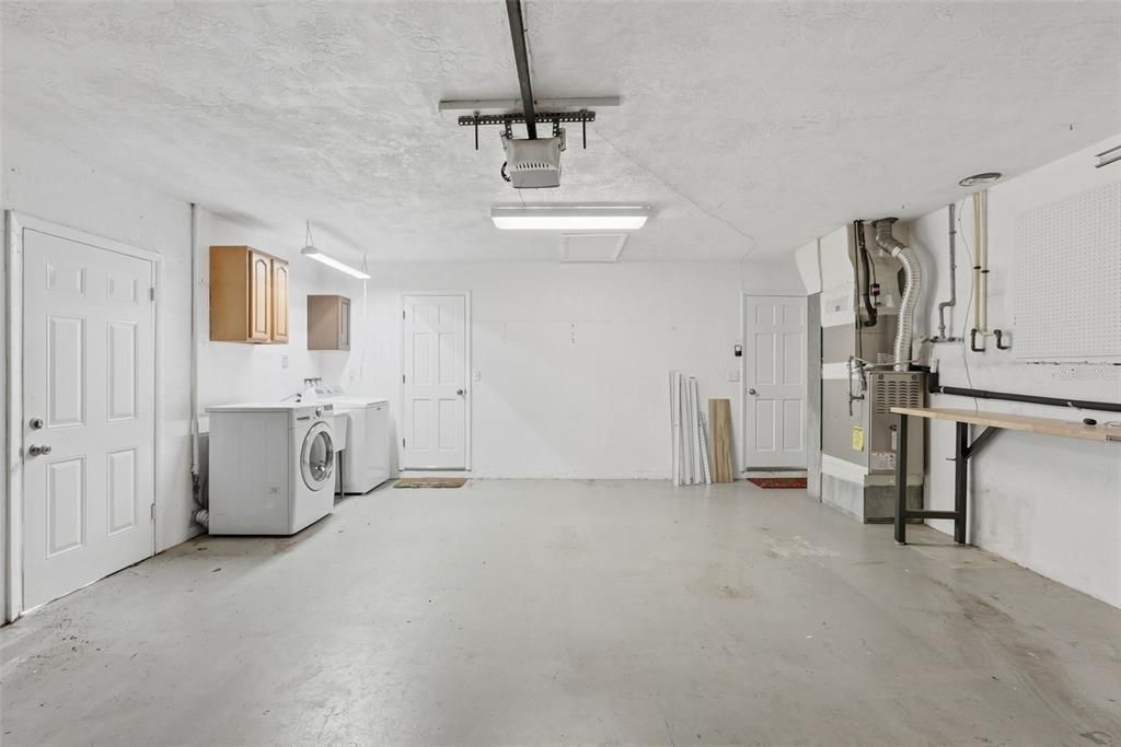 For Sale: $695,000 (3 beds, 2 baths, 1689 Square Feet)