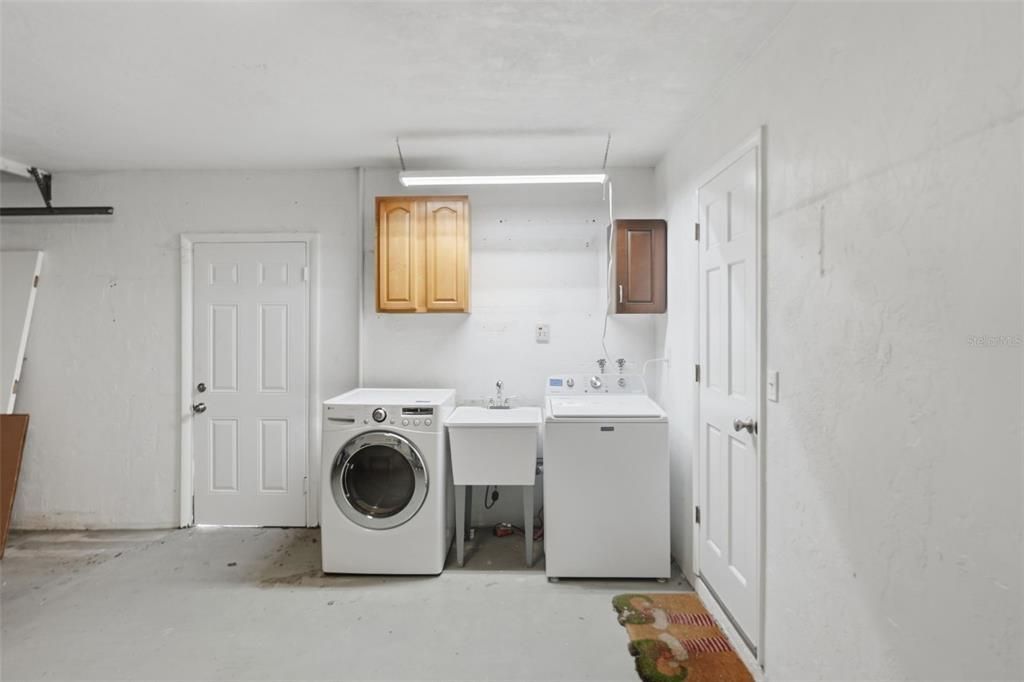 For Sale: $695,000 (3 beds, 2 baths, 1689 Square Feet)
