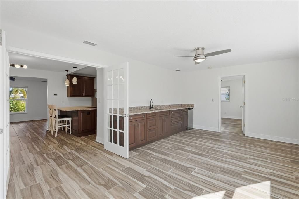For Sale: $695,000 (3 beds, 2 baths, 1689 Square Feet)