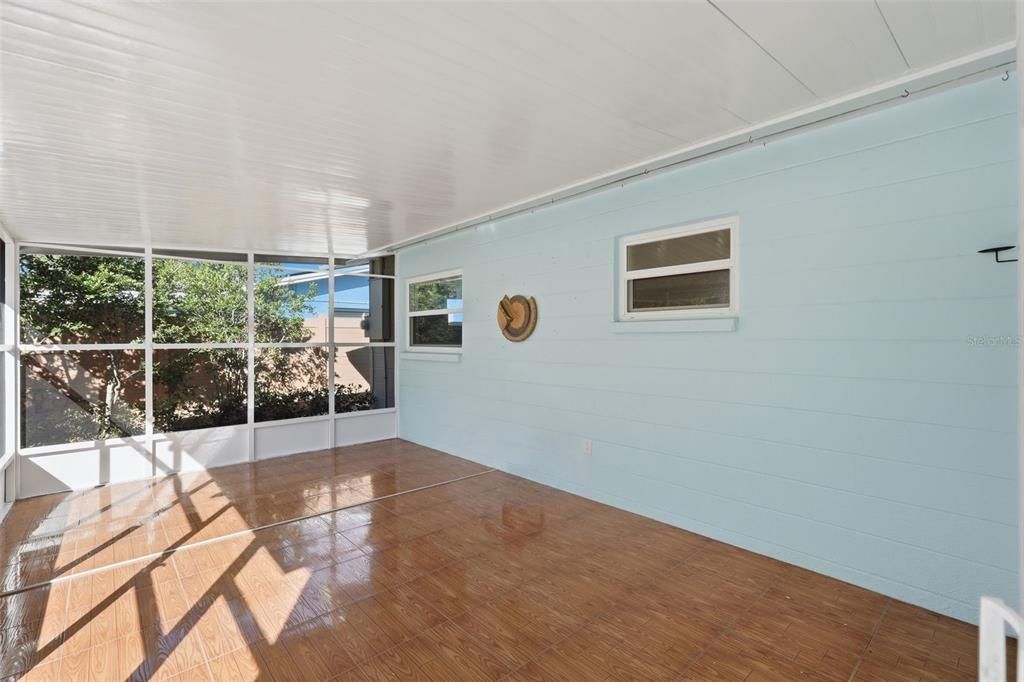 For Sale: $695,000 (3 beds, 2 baths, 1689 Square Feet)