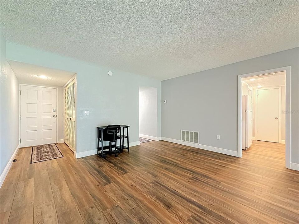 For Sale: $333,000 (3 beds, 2 baths, 1820 Square Feet)