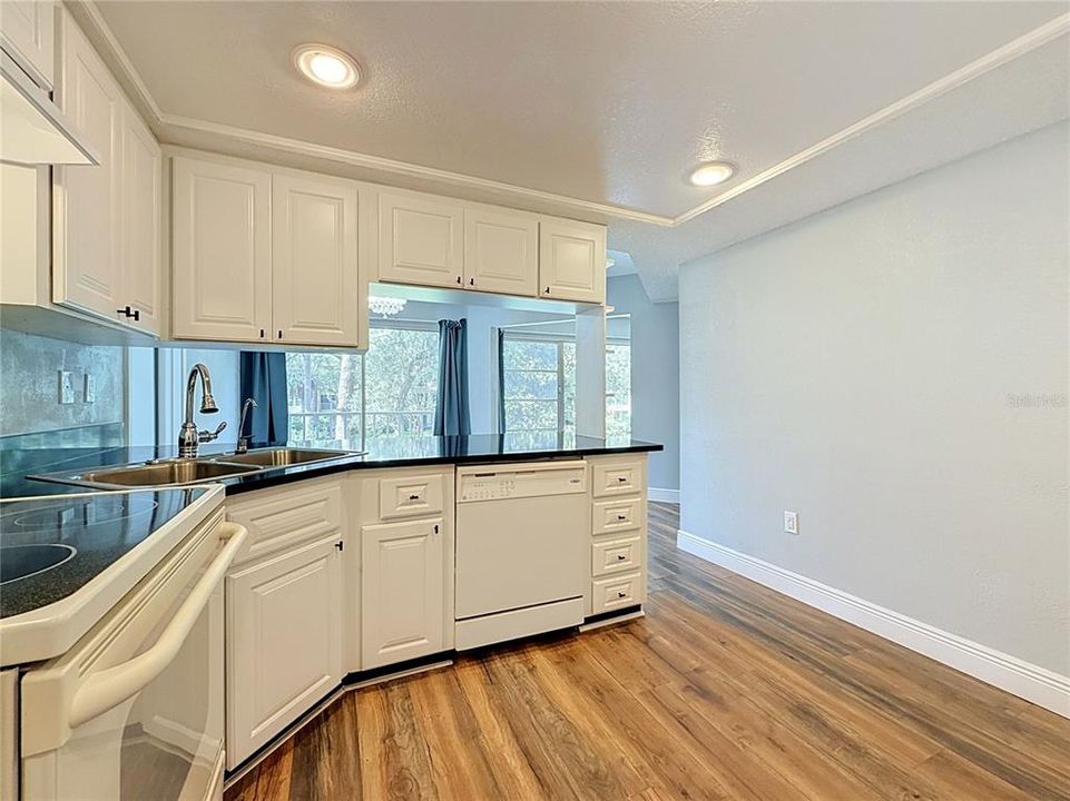 For Sale: $333,000 (3 beds, 2 baths, 1820 Square Feet)