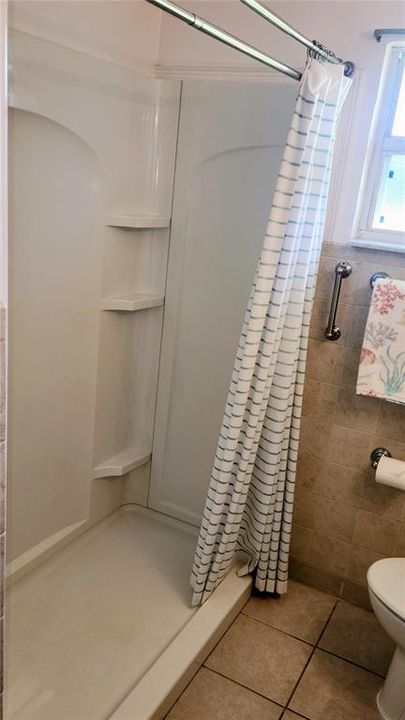 En Venta: $242,000 (3 camas, 2 baños, 1300 Pies cuadrados)