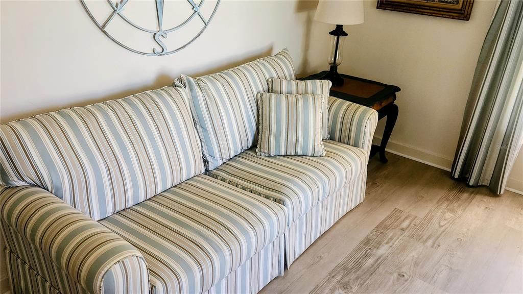 En Venta: $242,000 (3 camas, 2 baños, 1300 Pies cuadrados)