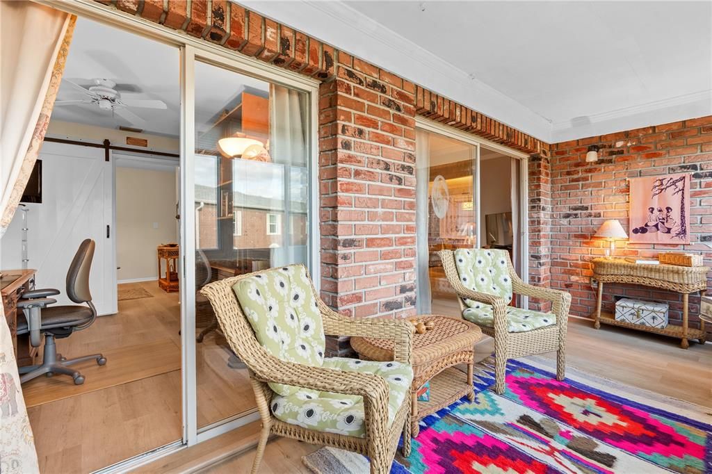 En Venta: $173,900 (3 camas, 2 baños, 1385 Pies cuadrados)
