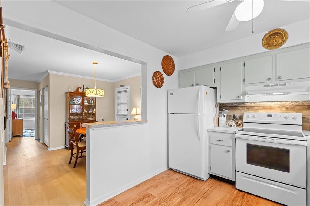 En Venta: $173,900 (3 camas, 2 baños, 1385 Pies cuadrados)