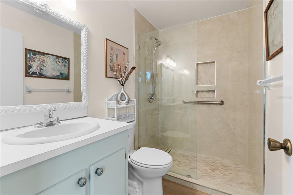 En Venta: $173,900 (3 camas, 2 baños, 1385 Pies cuadrados)