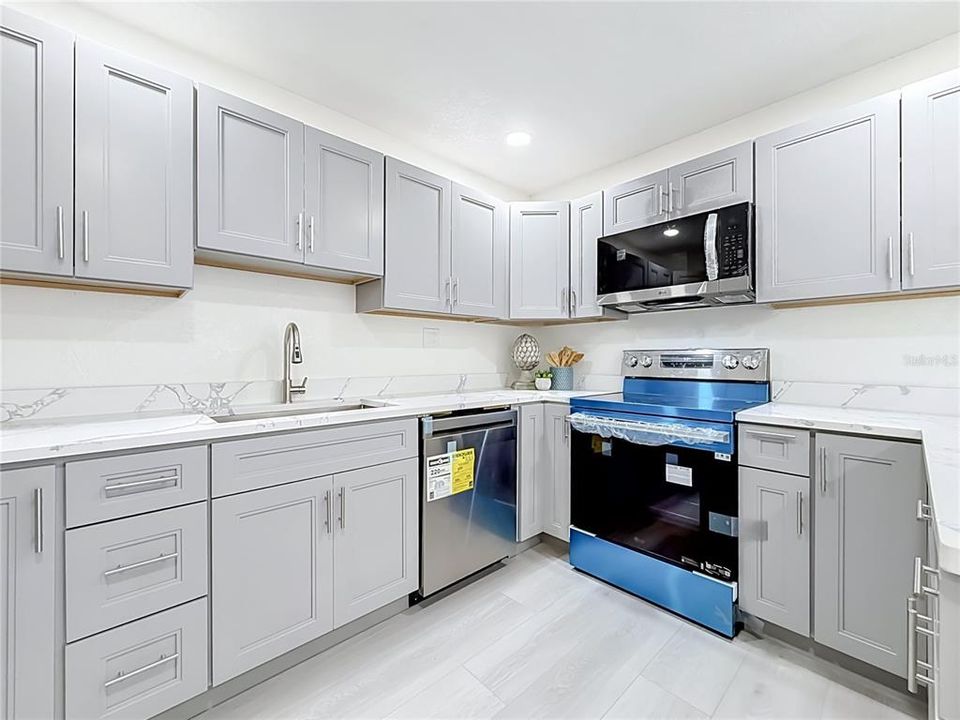 For Sale: $415,000 (4 beds, 2 baths, 1566 Square Feet)