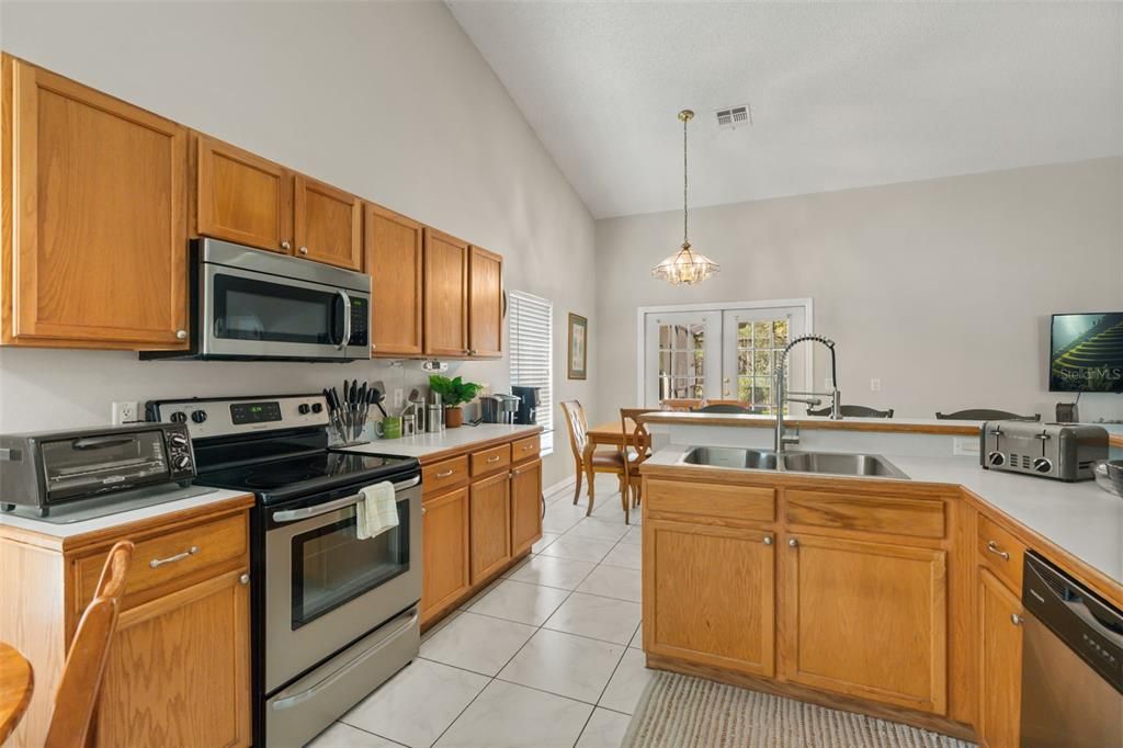В аренду: $2,500 (4 спален, 2 ванн, 1546 Квадратных фут)