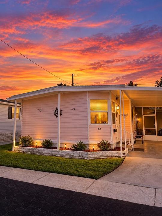 For Sale: $99,500 (2 beds, 1 baths, 869 Square Feet)