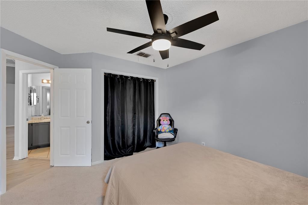 На продажу: $459,000 (3 спален, 2 ванн, 1895 Квадратных фут)