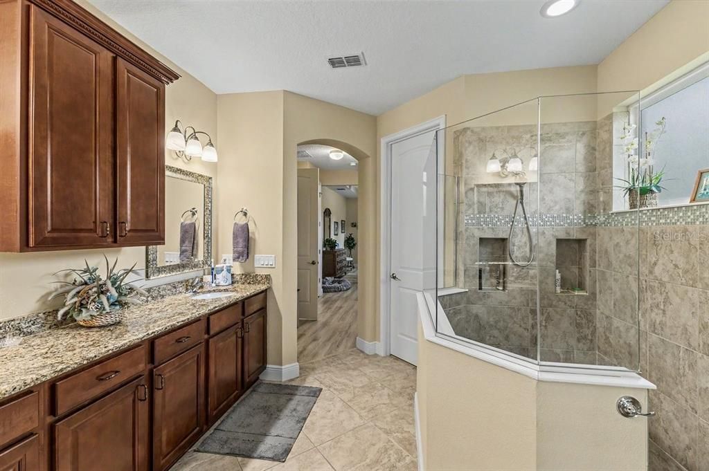 For Sale: $714,000 (3 beds, 2 baths, 2246 Square Feet)