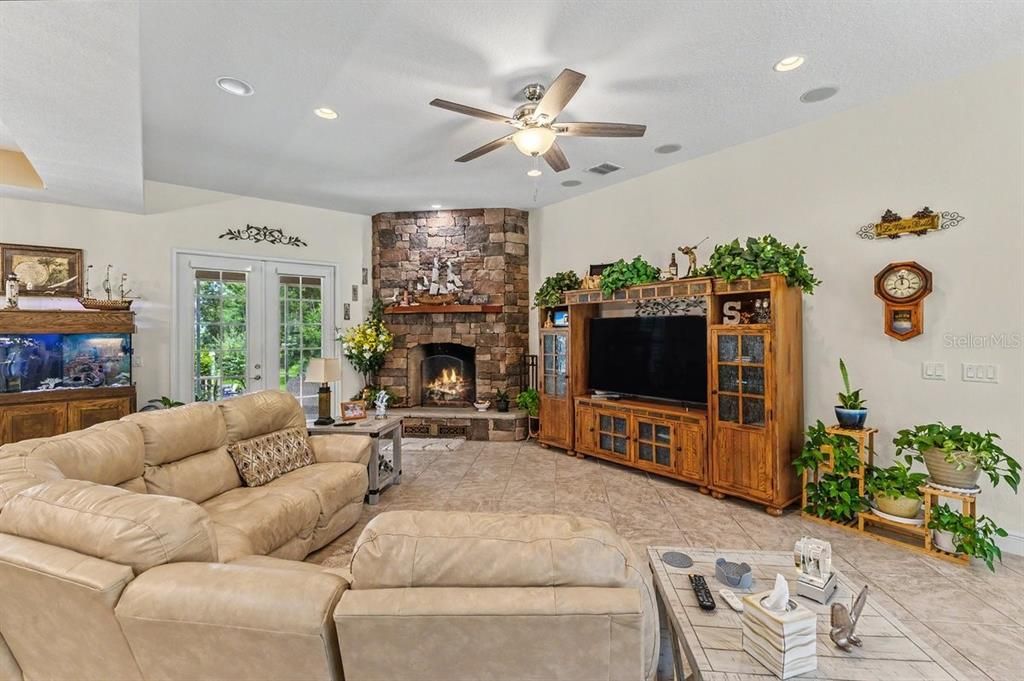 For Sale: $714,000 (3 beds, 2 baths, 2246 Square Feet)