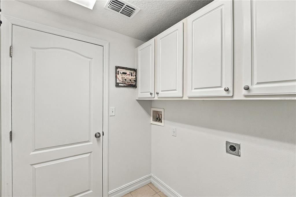 For Sale: $499,000 (4 beds, 4 baths, 2381 Square Feet)
