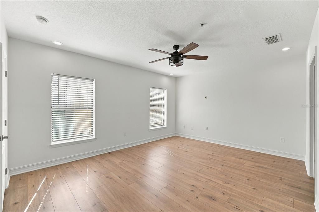 For Sale: $499,000 (4 beds, 4 baths, 2381 Square Feet)