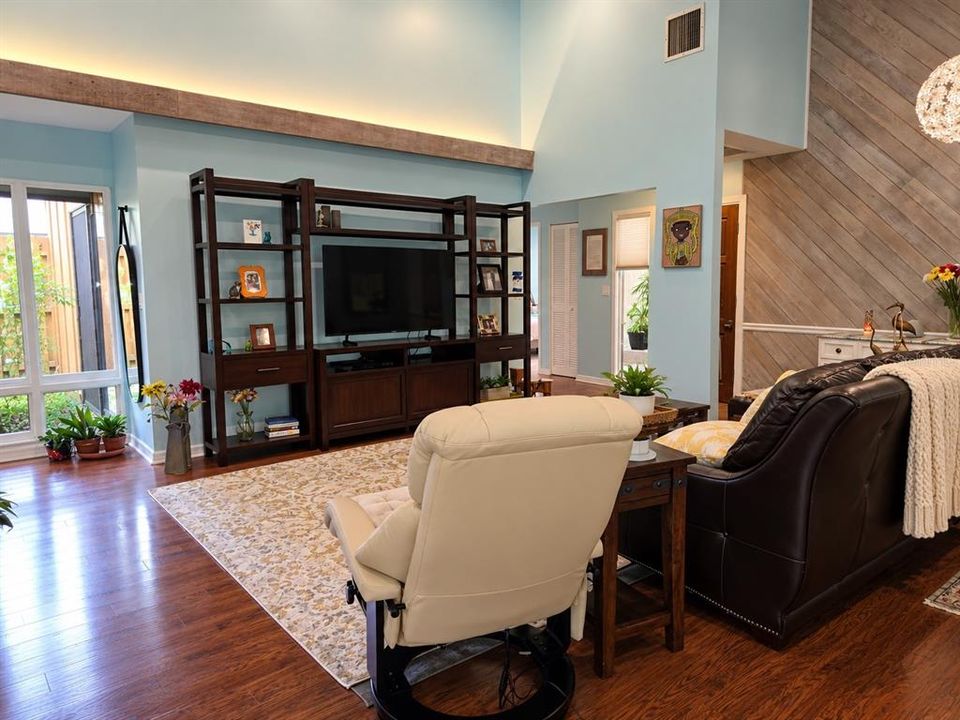 For Sale: $424,900 (3 beds, 2 baths, 1433 Square Feet)